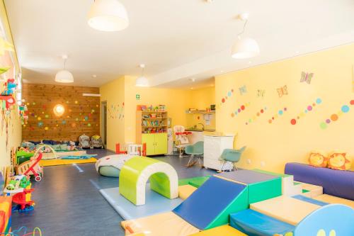 兒童俱樂部, 薩格雷斯海灘馬丁哈爾家庭度假酒店 (Martinhal Sagres Beach Family Resort Hotel) in 薩格里什 兒童俱樂部, 薩格雷斯海灘馬丁哈爾家庭度假酒店 (Martinhal Sagres Beach Family Resort Hotel) in 薩格里什