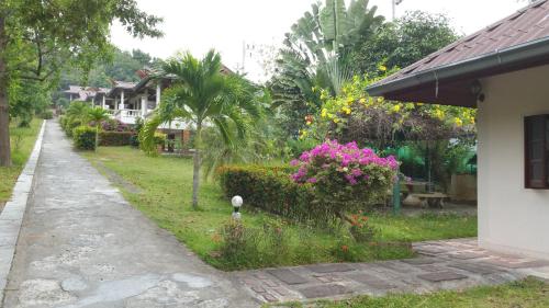 This photo about Ko Phangan indipendent house shared on HyHotel.com