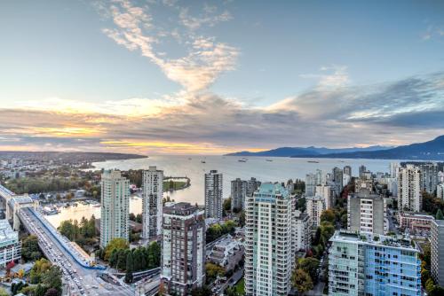 View, Highstreet in Vancouver (BC) View, Highstreet in Vancouver (BC)