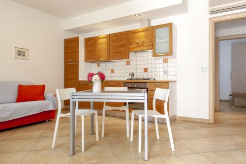 This photo about Residence Villa Lo Scoglietto shared on HyHotel.com