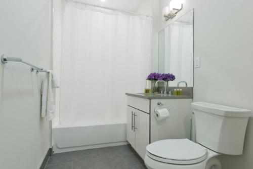 在meiguo.com看到的Grand Lower Roxbury Suites by Sonder的介绍图片