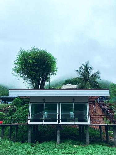 리버 힐 사이드 리조트 (River Hill Side Resort) in 시 사왓 리버 힐 사이드 리조트 (River Hill Side Resort) in 시 사왓