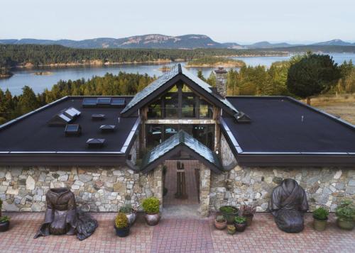 This photo about Stonehouse Bed and Breakfast shared on HyHotel.com