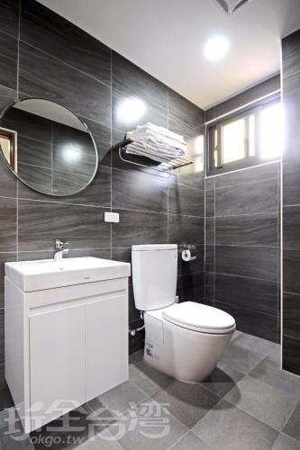 Bathroom, Ark stay方舟文旅山嵐新館溜滑梯商務民宿 near Jiji Wuchanggong Bathroom, Ark stay方舟文旅山嵐新館溜滑梯商務民宿 near Jiji Wuchanggong