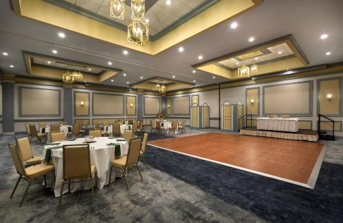 Banquet hall, Ocean Reef Resort in Myrtle Beach (SC) Banquet hall, Ocean Reef Resort in Myrtle Beach (SC)