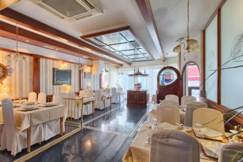 ห้องอาหาร, โรงแรมกาลิยา (Hotel Galija) in พูลา ห้องอาหาร, โรงแรมกาลิยา (Hotel Galija) in พูลา