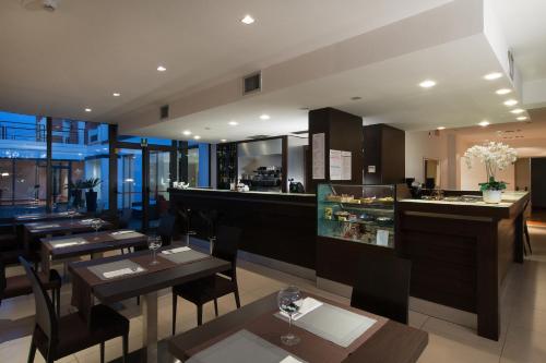 ผับ/เลาจน์, การ์เดน โฮเทล (Garden Hotel) in ลาตินา ผับ/เลาจน์, การ์เดน โฮเทล (Garden Hotel) in ลาตินา