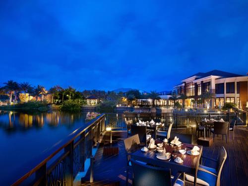 restavracija, Grand Metropark Villa Resort Sanya Yalong Bay in Sanya restavracija, Grand Metropark Villa Resort Sanya Yalong Bay in Sanya