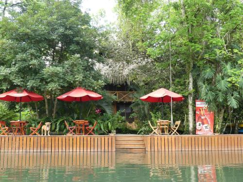 Vue extérieure, Hotel Kangaroo y Restaurante in Rio Dulce Vue extérieure, Hotel Kangaroo y Restaurante in Rio Dulce