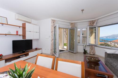 Apartments Tomislav in Okrug Gornji Apartments Tomislav in Okrug Gornji