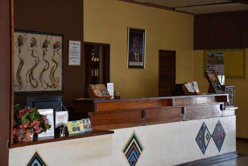 Előcsarnok, Hotel Club du Lac Tanganyika in Bujumbura Előcsarnok, Hotel Club du Lac Tanganyika in Bujumbura