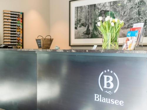 Előcsarnok, Hotel & Spa Blausee in Kandergrund Előcsarnok, Hotel & Spa Blausee in Kandergrund