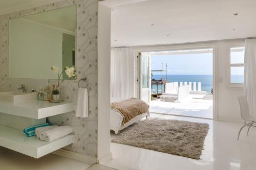 This photo about Two Views Beach House shared on HyHotel.com