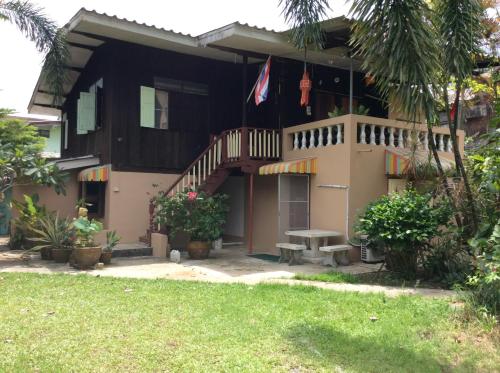 Exterior view, Orchid Guest House in Trat Exterior view, Orchid Guest House in Trat