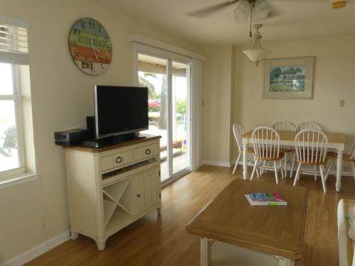 Sand Glo Villas in Indian Shores (FL) Sand Glo Villas in Indian Shores (FL)