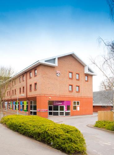 Vchod, The Cedars Hotel in Wokingham Vchod, The Cedars Hotel in Wokingham