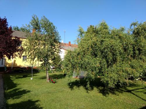ทัศนียภาพ, Paradies Für Zwei (Paradies Fur Zwei) in เฟราเอนคริเช่น ทัศนียภาพ, Paradies Für Zwei (Paradies Fur Zwei) in เฟราเอนคริเช่น