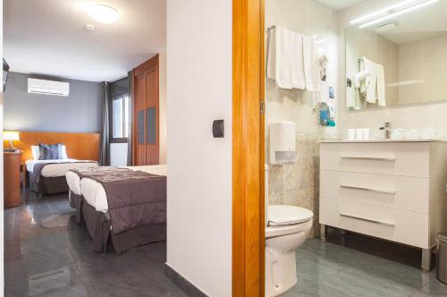 Hotel Sant Pere II in Rubí Hotel Sant Pere II in Rubí