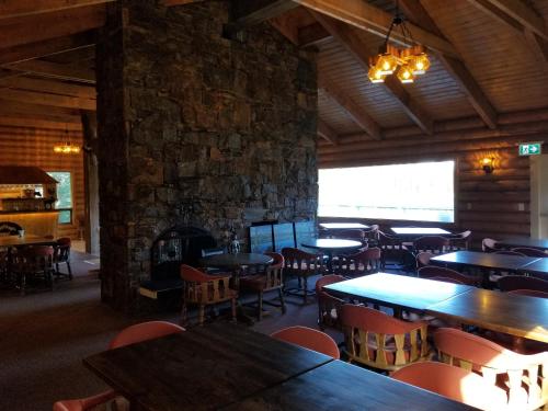 Schott's Lake Conference & Resort in Sundre (AB) Schott's Lake Conference & Resort in Sundre (AB)