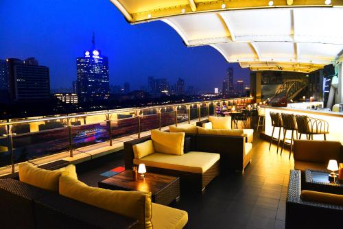Pub/salon, LN Hotel Five in Guangzhou / Canton Pub/salon, LN Hotel Five in Guangzhou / Canton