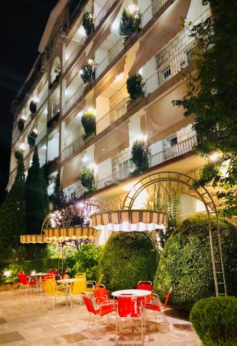 Merry Land Hotel in Barr Ilycs Merry Land Hotel in Barr Ilycs