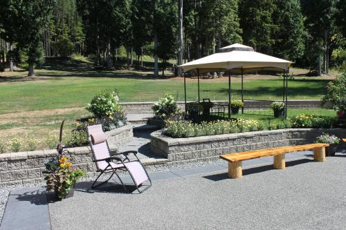 This photo about Remo Ridge Bed & Breakfast shared on HyHotel.com