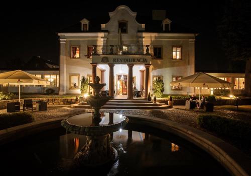 Vista exterior, Palac na Wodzie Hotel & SPA in Jelenia Gora Vista exterior, Palac na Wodzie Hotel & SPA in Jelenia Gora