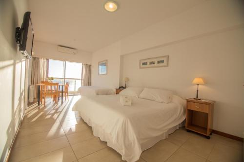 Bristol Apart Hotel in 라 페를라 Bristol Apart Hotel in 라 페를라