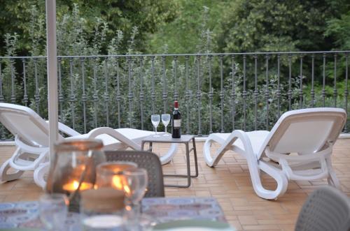Balcony/terrace, B&B Cyparus in Venarotta Balcony/terrace, B&B Cyparus in Venarotta