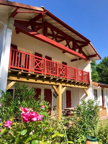 Chambres d'Hôtes La Téouleyre (Chambres d'Hotes La Teouleyre) in St Julien En Born Chambres d'Hôtes La Téouleyre (Chambres d'Hotes La Teouleyre) in St Julien En Born