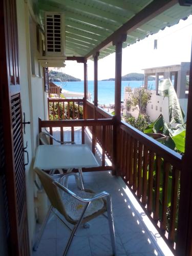 Μπαλκόνι/βεράντα, Pansion Matoula in Σκιάθος Μπαλκόνι/βεράντα, Pansion Matoula in Σκιάθος