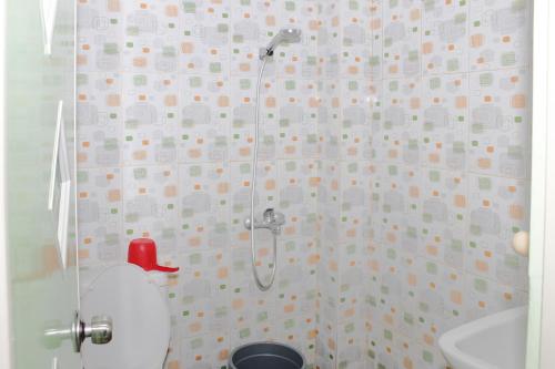 This photo about Airy Mergangsan Prawirotaman Dua 71 Yogyakarta shared on HyHotel.com