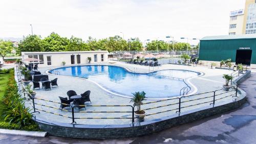 Swimming pool, Muong Thanh Luxury Ha Nam Hotel in Phu Ly (Ha Nam) Swimming pool, Muong Thanh Luxury Ha Nam Hotel in Phu Ly (Ha Nam)