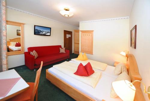 This photo about Ski in Ski out Hotel Unterellmau shared on HyHotel.com