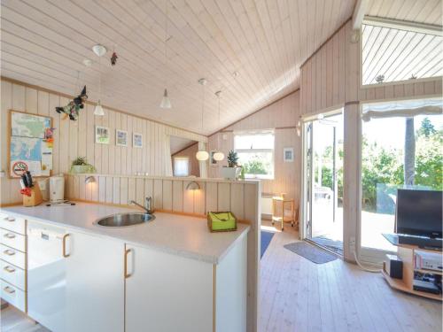 Kitchen, Holiday Home Pilebakken Ebeltoft V in Oer Strand Kitchen, Holiday Home Pilebakken Ebeltoft V in Oer Strand