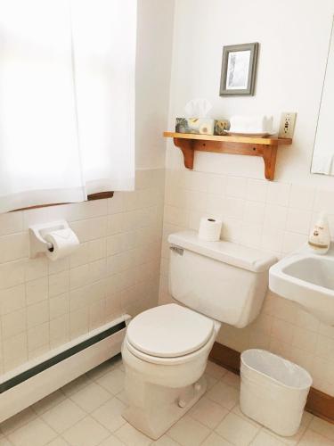 This photo about Banbridge Inn shared on HyHotel.com