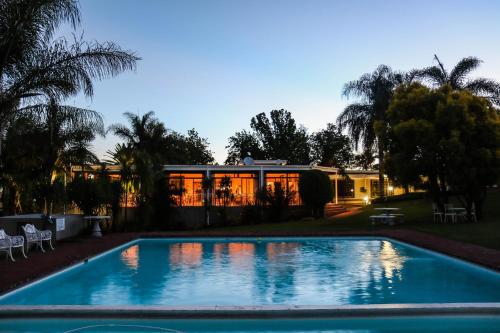 Newcastle Country Lodge in Amiel Park Newcastle Country Lodge in Amiel Park