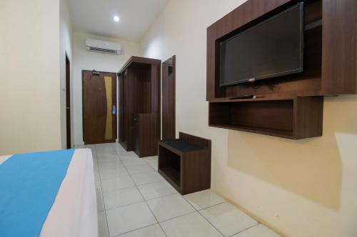 This photo about Airy Cisarua Raya Puncak KM 85 Bogor shared on HyHotel.com