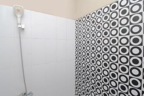 This photo about Airy Eco UGM Sendowo E 106 Yogyakarta shared on HyHotel.com