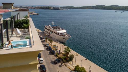 This photo about Bellevue Superior City Hotel shared on HyHotel.com