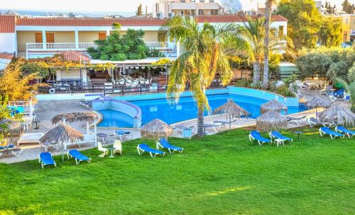 مسبح, شقق كابتن كاراس هوليدايز (Captain Karas Holidays Apartments) in Paralimni مسبح, شقق كابتن كاراس هوليدايز (Captain Karas Holidays Apartments) in Paralimni