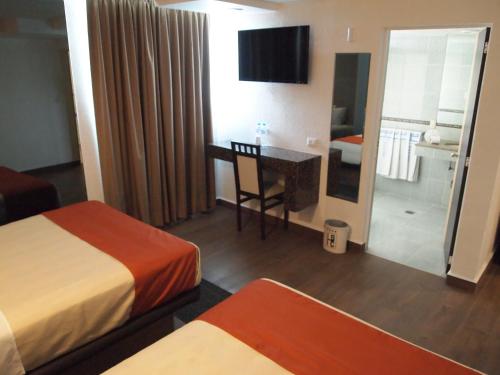 Hotel Santa Cruz in Tlalnepantla Hotel Santa Cruz in Tlalnepantla
