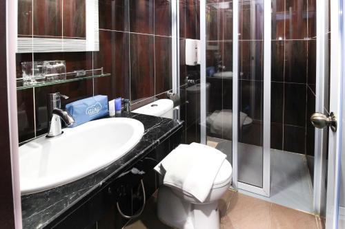 This photo about Airy Batu Aji Merlion Square Batam shared on HyHotel.com