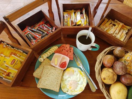 Food and beverages, Slow Life Sabaidee Pai near The Land Split Food and beverages, Slow Life Sabaidee Pai near The Land Split
