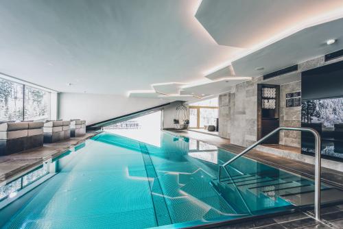 Swimming pool, Elizabeth Arthotel Adults Only in Ischgl Swimming pool, Elizabeth Arthotel Adults Only in Ischgl