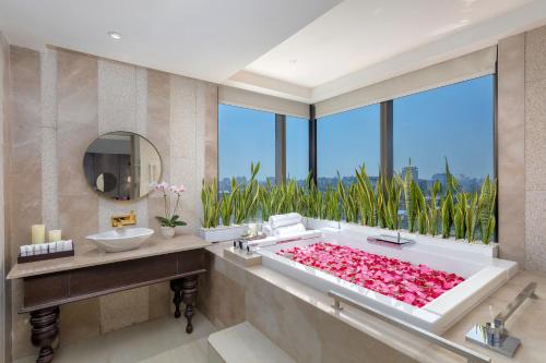 Massage, Pan Pacific Yangon in Yangon Massage, Pan Pacific Yangon in Yangon