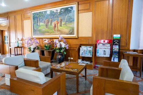 Surin Majestic Hotel in Surin Surin Majestic Hotel in Surin