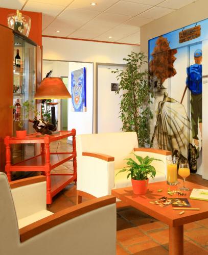 ردهة, L'Aquitaine - Cahors Sud in Lalbenque ردهة, L'Aquitaine - Cahors Sud in Lalbenque