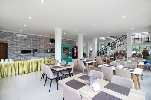 This photo about Airy Syariah Mistar Cokrokusumo 29A Banjarbaru shared on HyHotel.com