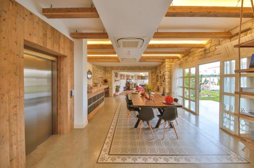 sala de TV, Kose Konak Butik Hotel-Special Category-Adult Only in Cesme sala de TV, Kose Konak Butik Hotel-Special Category-Adult Only in Cesme